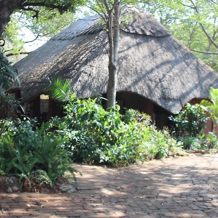 Mosi-Ua-Tunya Lodge Victoria Falls Exteriör bild