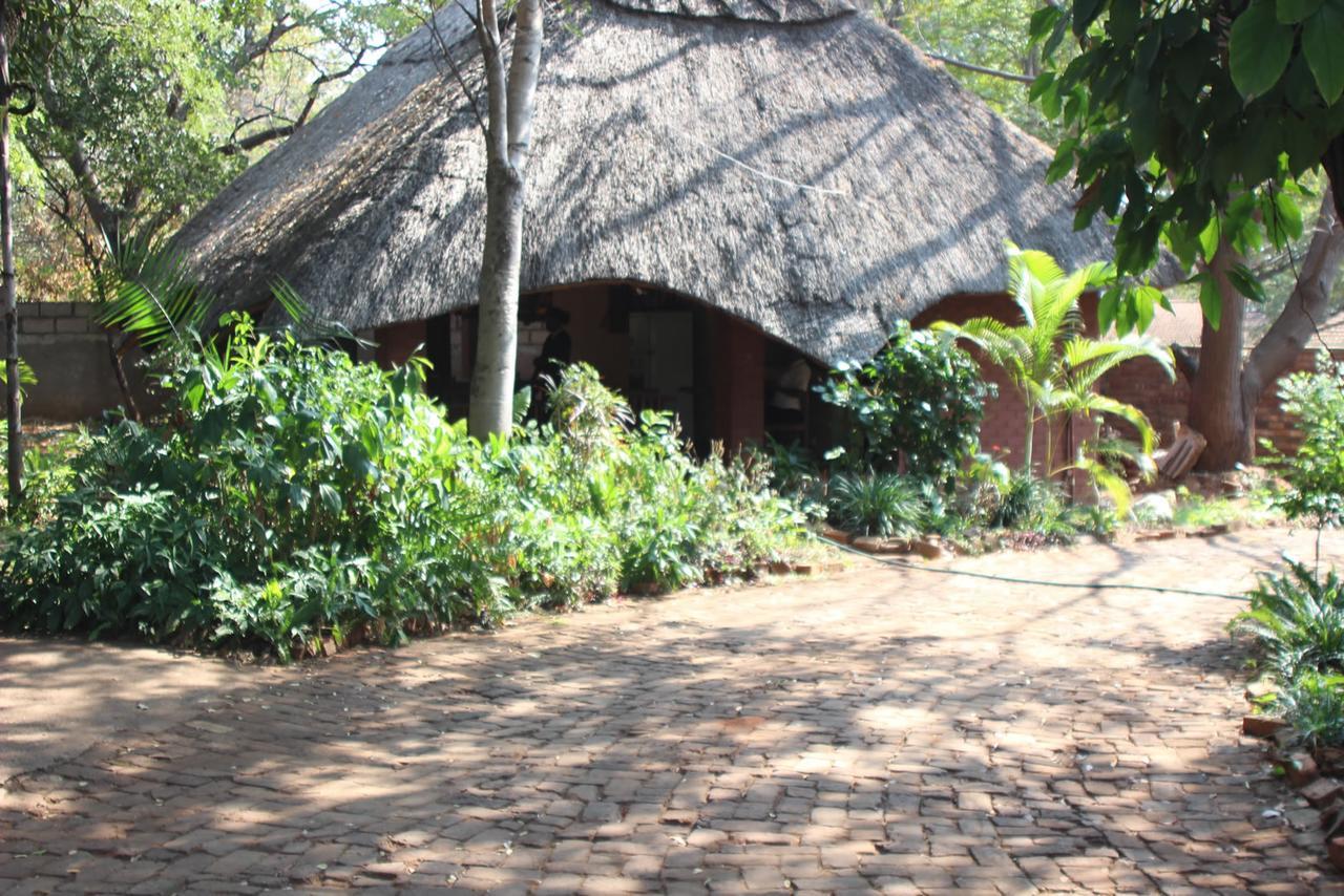 Mosi-Ua-Tunya Lodge Victoria Falls Exteriör bild